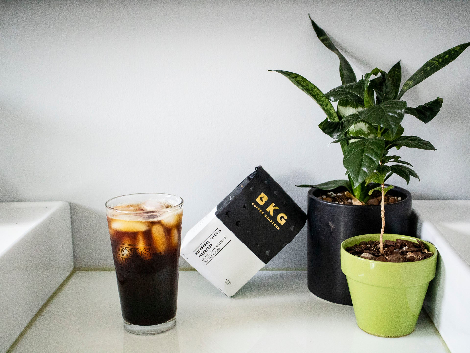Learn all the tricks and hack on brewing iced coffee with your Hario v60 pour over at home